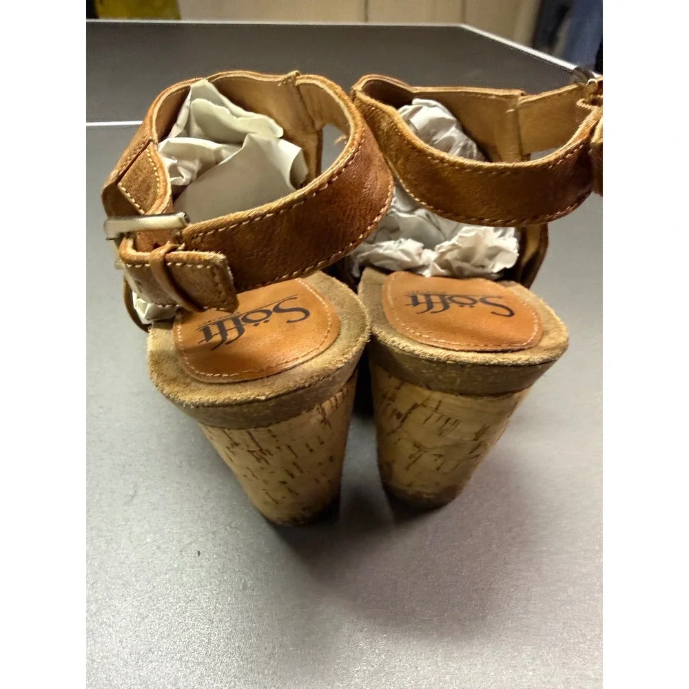 Sofft leather wedge